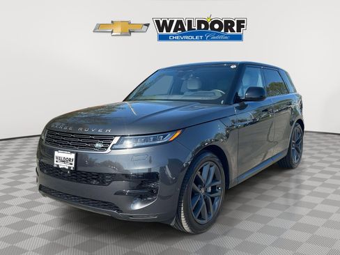 Used 2025 Land Rover Range Rover Sport SE image 3