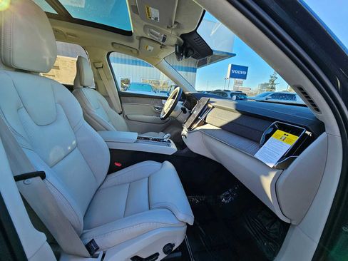 New 2025 Volvo XC90 B6 Ultra image 10
