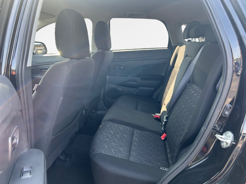 Used 2023 Mitsubishi Outlander Sport LE AWD/4WD image 24