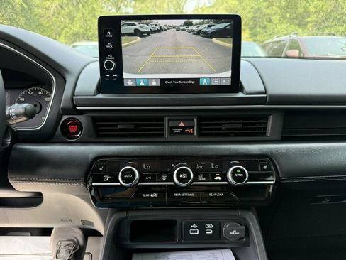 Used 2025 Honda Pilot EX-L image 6