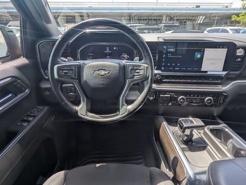 Used 2022 Chevrolet Silverado 1500 LT Trail Boss w/ Convenience Package II AWD/4WD image 6