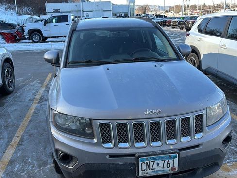 Used 2016 Jeep Compass Latitude image 3