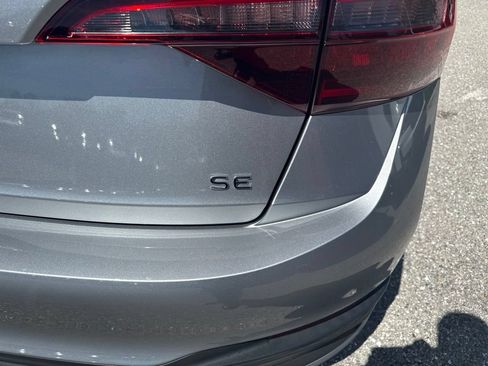 Used 2023 Volkswagen Jetta SE FWD image 4