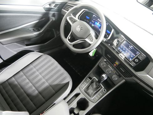 Used 2022 Volkswagen Jetta Sport image 9