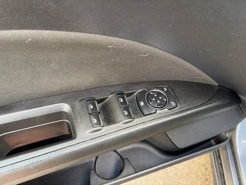 Used 2019 Ford Fusion SE FWD image 14