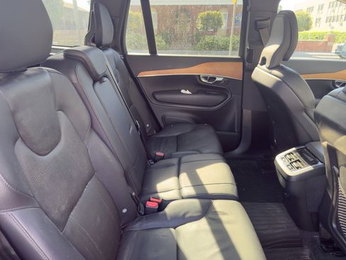 Certified 2022 Volvo XC90 T6 Momentum w/ Climate Package image 33