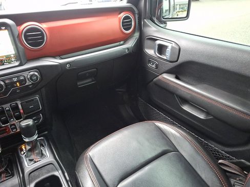 Used 2021 Jeep Gladiator Rubicon image 16