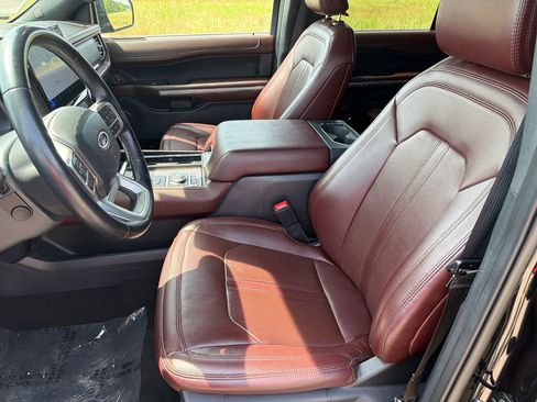 Used 2024 Ford Expedition Max Limited AWD/4WD image 9