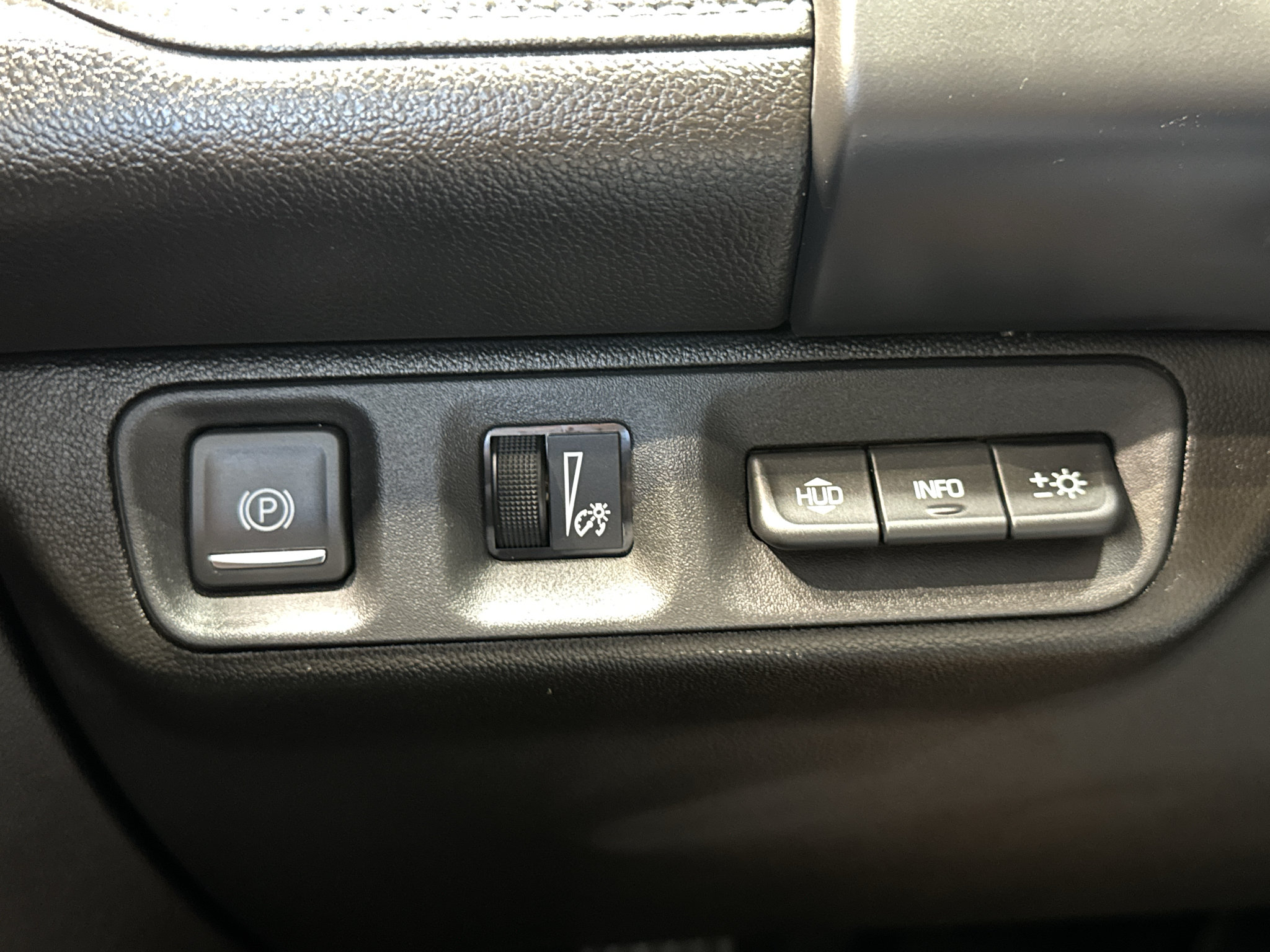 Used 2021 GMC Acadia Denali w/ Denali Ultimate Package AWD/4WD image 34