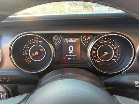 Certified 2023 Jeep Gladiator Sport image 26