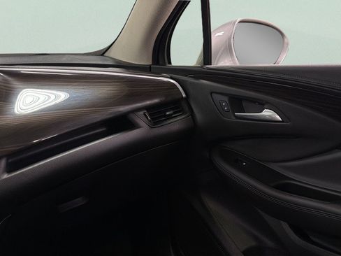 Used 2019 Buick Envision Essence FWD image 35