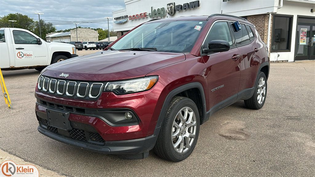 Used 2022 Jeep Compass Latitude AWD/4WD image 1