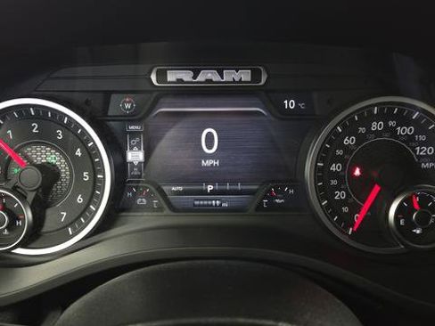 New 2026 RAM 1500 4x4 Crew Cab image 17