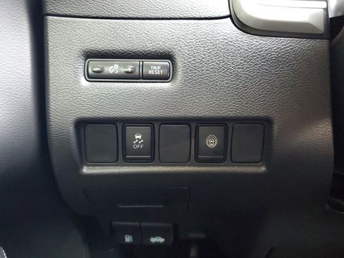 Used 2023 Nissan Murano SV image 29