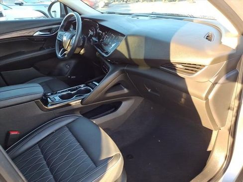Used 2023 Buick Envision Avenir image 26
