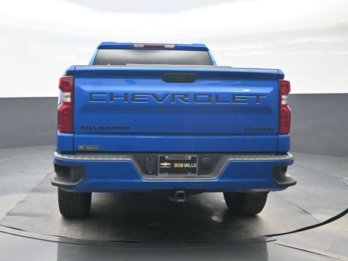 Used 2023 Chevrolet Silverado 1500 Custom w/ LPO, Dark Essentials Package AWD/4WD image 5