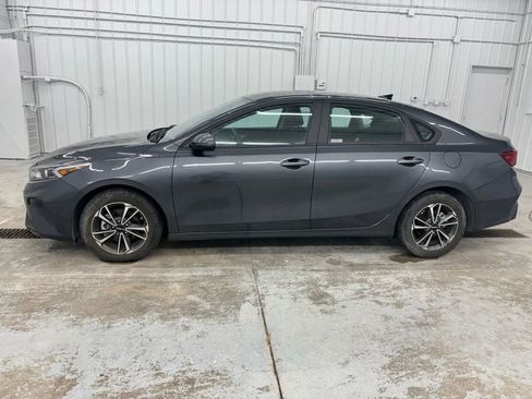 Used 2024 Kia Forte LXS w/ LXS Technology Package FWD image 2