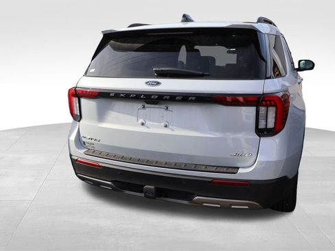 Used 2025 Ford Explorer Active w/ Active Comfort Package AWD/4WD image 17