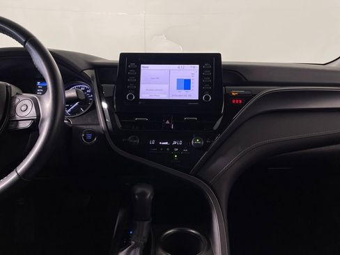 Used 2022 Toyota Camry SE w/ Convenience Package image 15