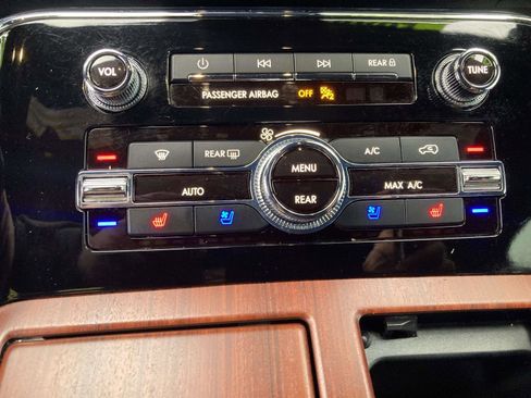 Used 2021 Lincoln Navigator Reserve w/ Luxury Package image 27