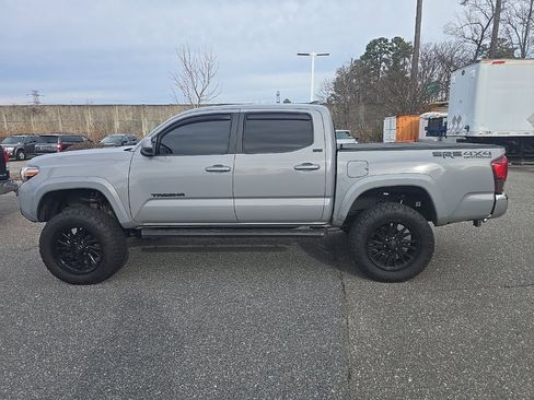 Used 2021 Toyota Tacoma SR5 image 8