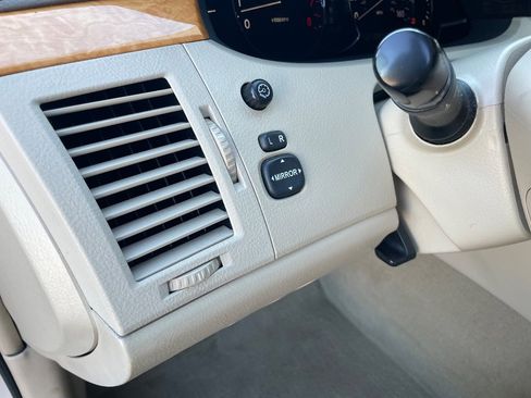 Used 2007 Toyota Avalon Limited image 25