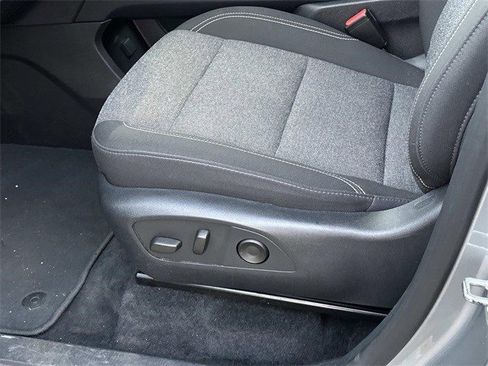 Used 2025 GMC Acadia Elevation image 22