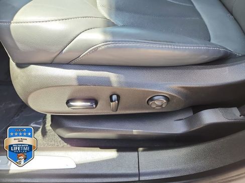 Used 2020 Buick Envision Essence FWD image 18