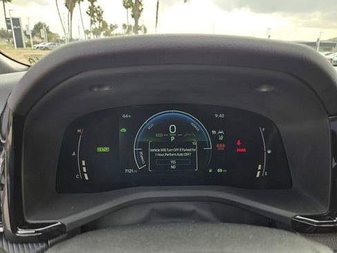 Used 2025 Toyota Camry SE image 21