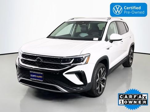 Certified 2023 Volkswagen Taos SEL AWD/4WD image 3