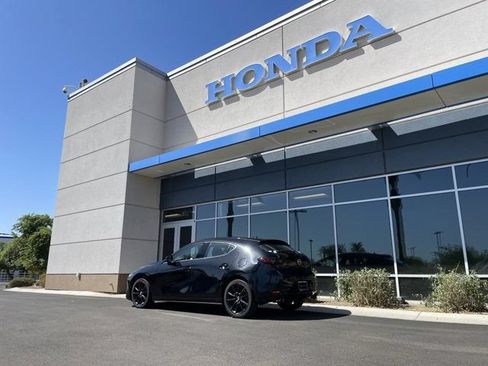 Used 2021 MAZDA MAZDA3 s FWD image 19
