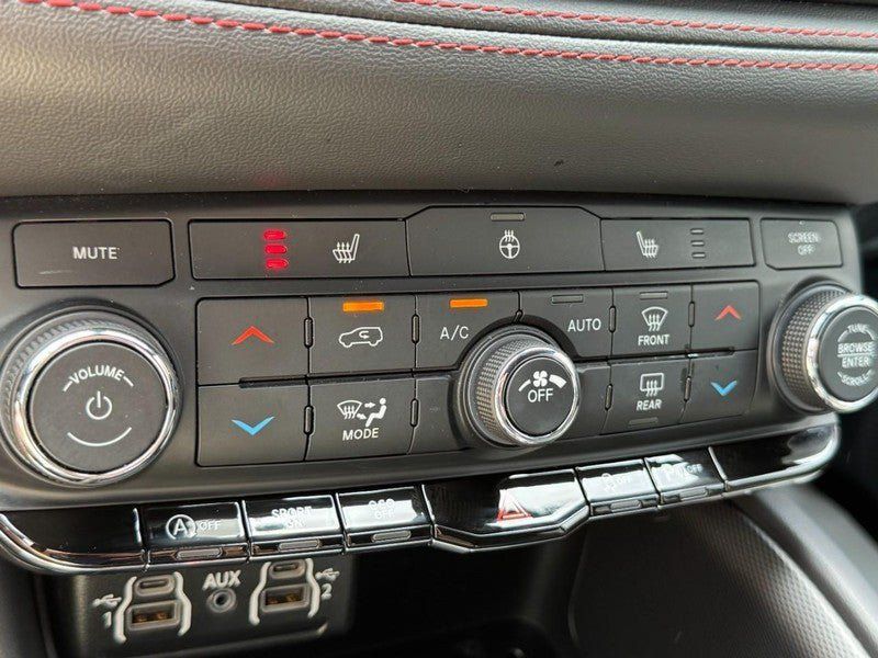 Used 2025 Dodge Durango GT AWD/4WD image 24