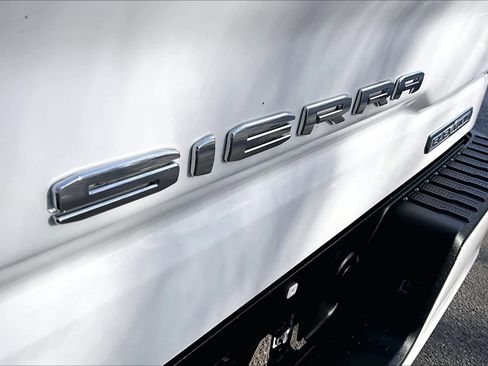 Used 2022 GMC Sierra 1500 Elevation image 10