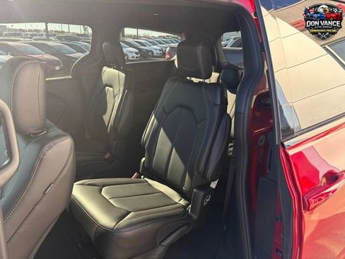 New 2026 Chrysler Pacifica Select w/ S Appearance Package image 20