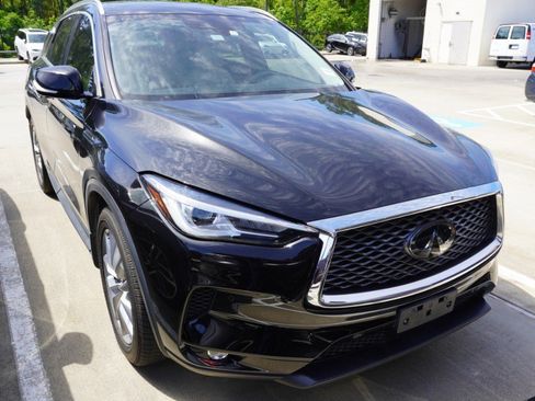 Used 2021 INFINITI QX50 Essential w/ Convenience Package image 2