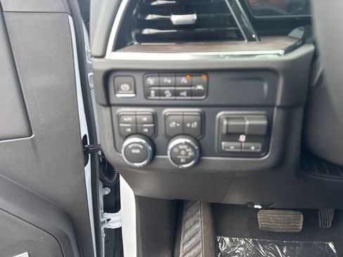 New 2026 Chevrolet Suburban Premier AWD/4WD image 16