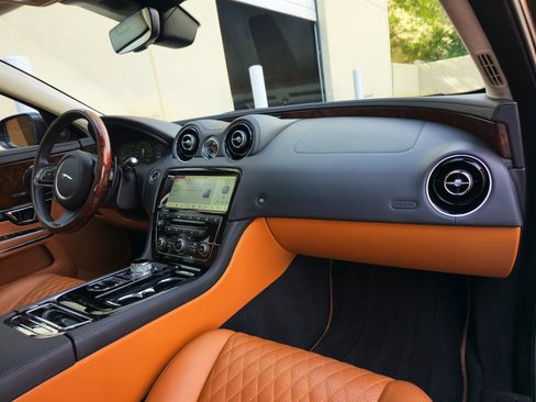 Used 2018 Jaguar XJ L Portfolio image 26