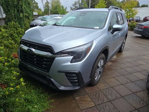 Used 2025 Subaru Ascent Premium AWD/4WD image 2