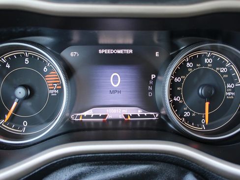 Used 2018 Jeep Cherokee Limited AWD/4WD image 15