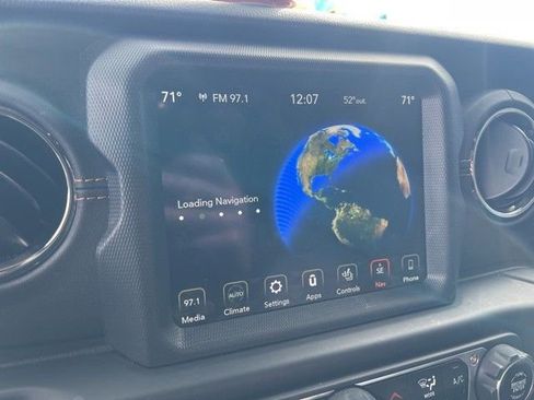 Used 2023 Jeep Wrangler Unlimited Sahara AWD/4WD image 8