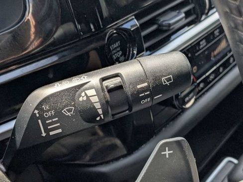 Used 2025 Nissan Pathfinder SV FWD image 24