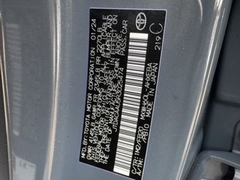 Used 2024 Toyota Prius LE FWD image 21