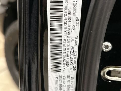 Used 2019 RAM 2500 Laramie w/ Black Appearance Package image 28