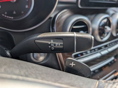 Used 2019 Mercedes-Benz GLC 300 4MATIC image 30