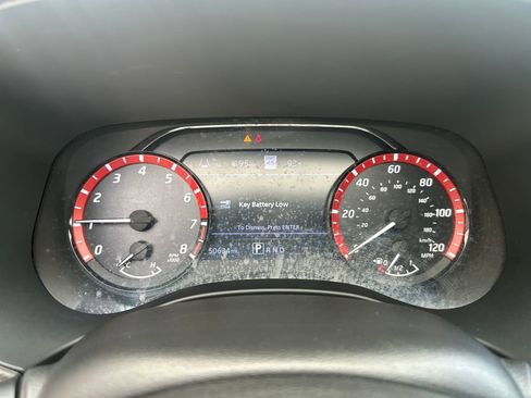 Used 2022 Nissan Frontier Pro-X RWD image 16