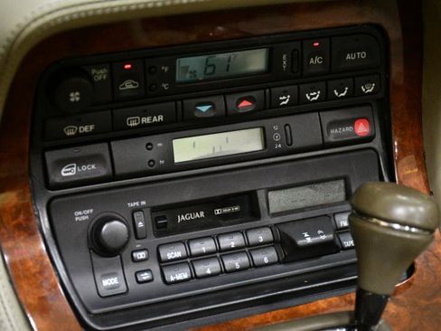 Used 1997 Jaguar XJ6 RWD image 42