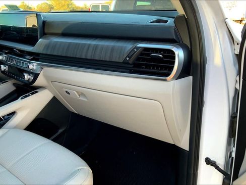 Used 2023 Kia Telluride SX FWD image 16