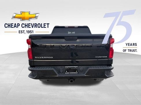 Used 2020 Chevrolet Silverado 1500 Custom w/ Custom Value Package AWD/4WD image 4