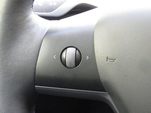 Used 2022 Tesla Model 3 RWD image 23