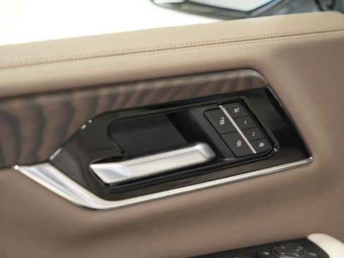 New 2026 GMC Yukon Denali w/ Sun & Power Step Package image 26